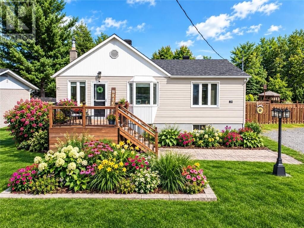 Property Photo: 24 Jones Street ON P3L 1G2