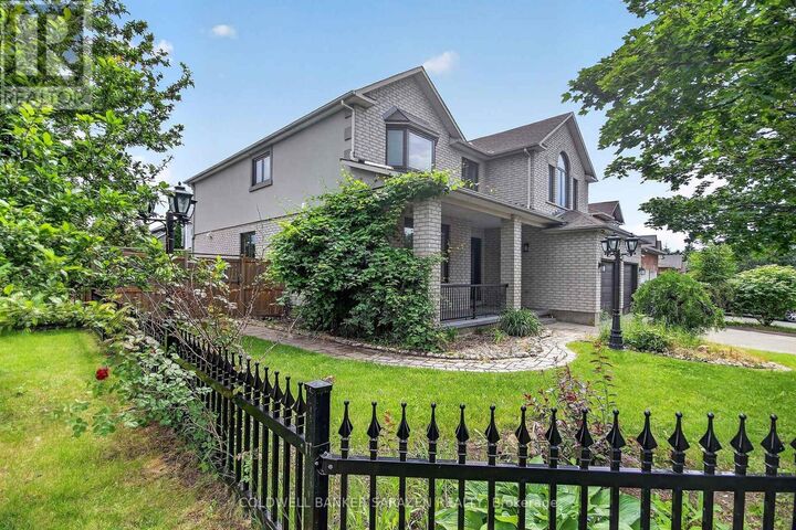 Property Photo:  31 Fanterra Way  ON K1T 3Y7 