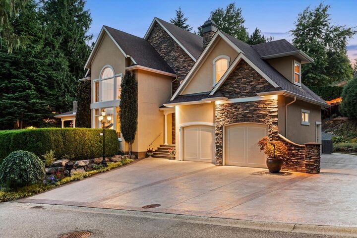Photo de la propriété: 9953 Stonegate Place BC V2P 7W9