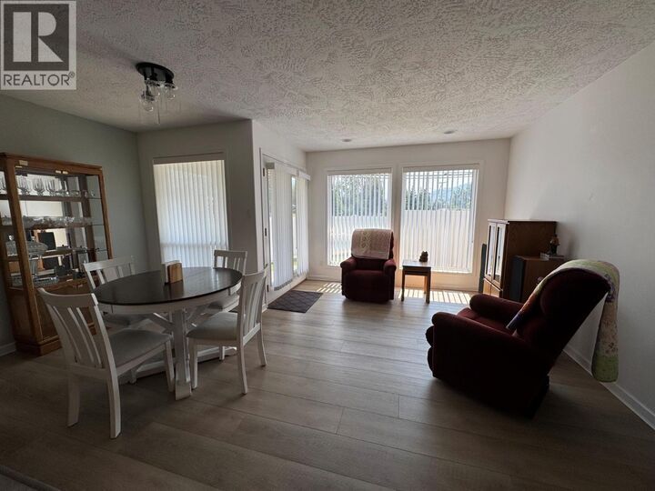 Property Photo:  1901 Maxwell Avenue 18  BC V1K 1L9 