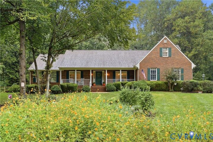 Property Photo: 422 Elm Creek Drive VA 23103
