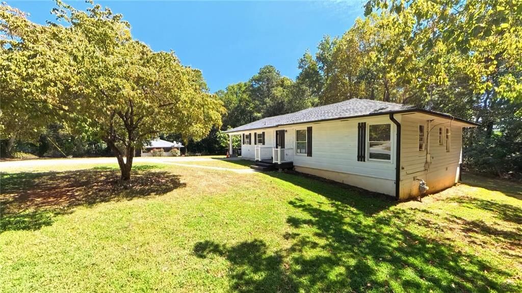 Property Photo:  75 Collins Road  GA 30143 