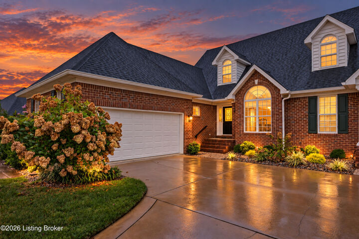 Property Photo:  110 Ashton Ct  KY 40004 