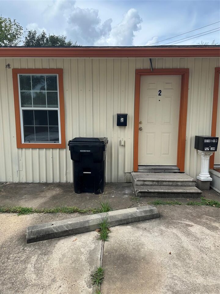 Property Photo: 4010 Avenue N TX 77471