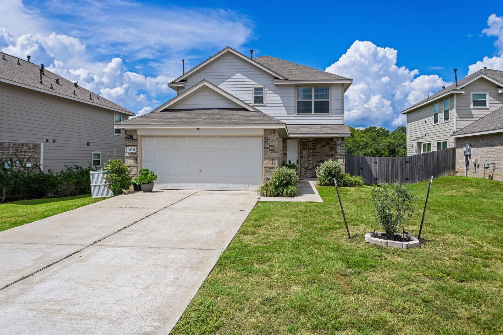 Property Photo:  10933 S Lake Mist Lane  TX 77318 