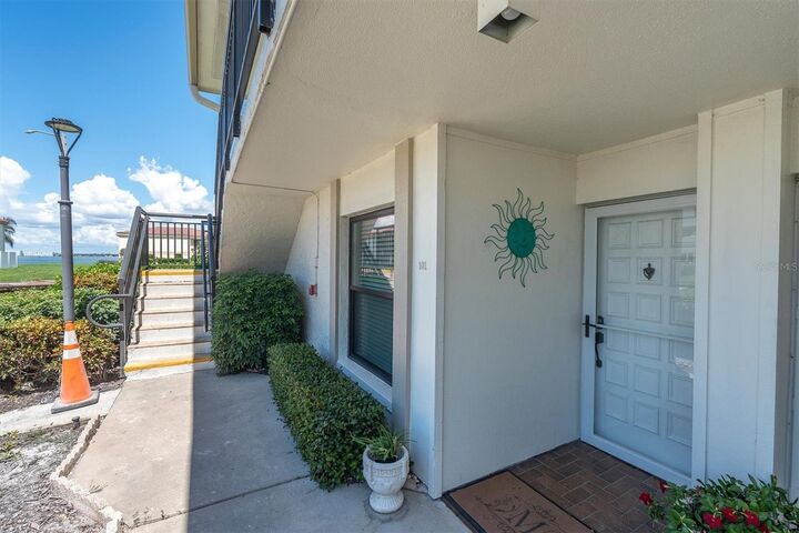 Property Photo:  6210 Sun Boulevard 101  FL 33715 