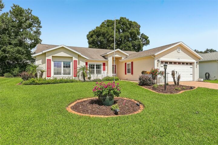 Property Photo: 25121 Meriweather Road FL 34748