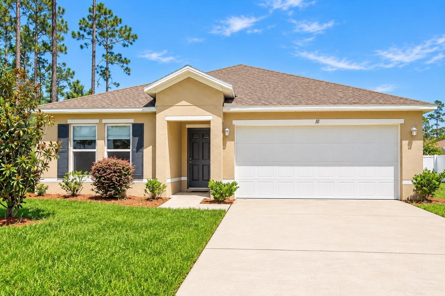 Property Photo:  10 Lladd Court  FL 32164 