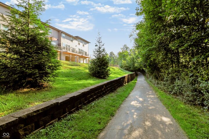 Property Photo:  933 Yorkshire Lane  IN 46077 