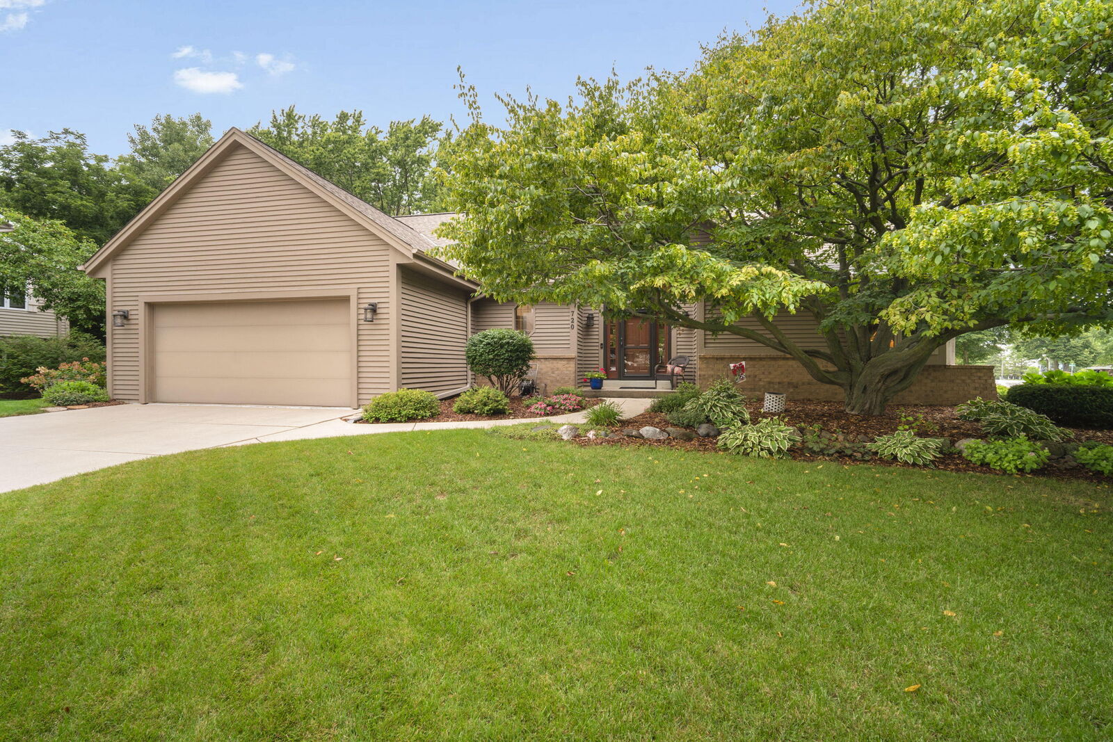Property Photo: 720 Schloemer Dr WI 53095