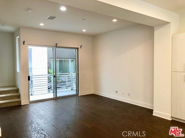 Property Photo:  2207 Selig  CA 90026 