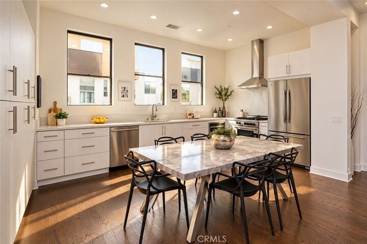 Property Photo: 2207 Selig CA 90026