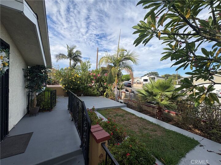 Property Photo:  12433 Laurel Avenue  CA 90605 