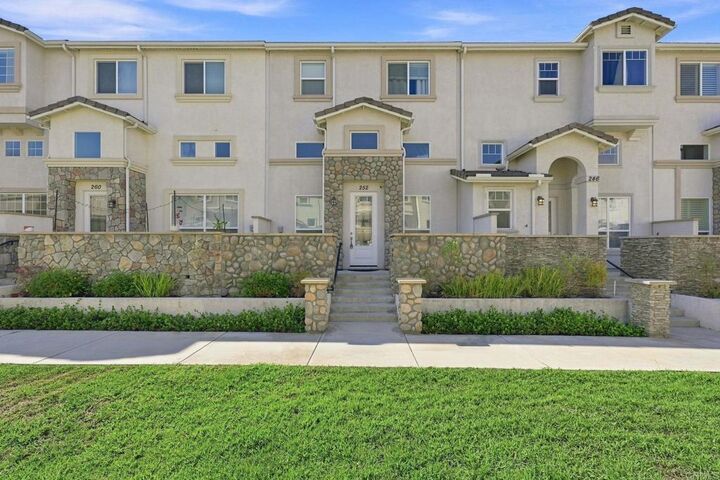 Property Photo: 252 Vermont Court CA 92020