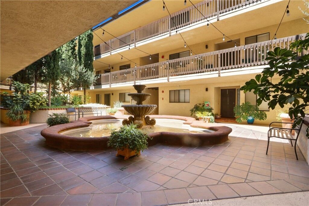 Property Photo:  4835 E Anaheim 102  CA 90804 