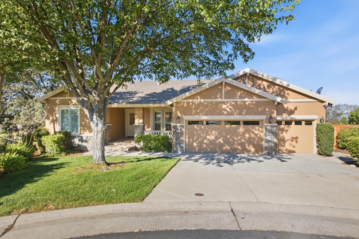 Property Photo: 2435 Horseshoe Court CA 95765
