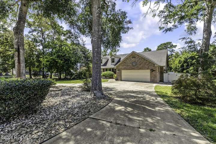 Property Photo:  423 Lake Shore Drive  NC 28468 
