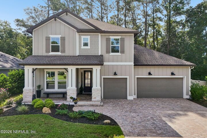 Property Photo: 12687 Autumn Garden Drive FL 32223
