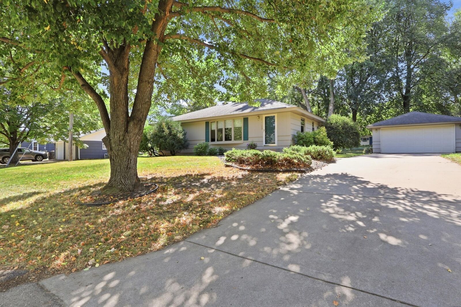 Property Photo: 16403 Seymour Drive MN 55345