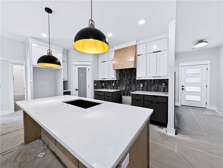 Property Photo:  47 Westmorland Drive  AR 72714 