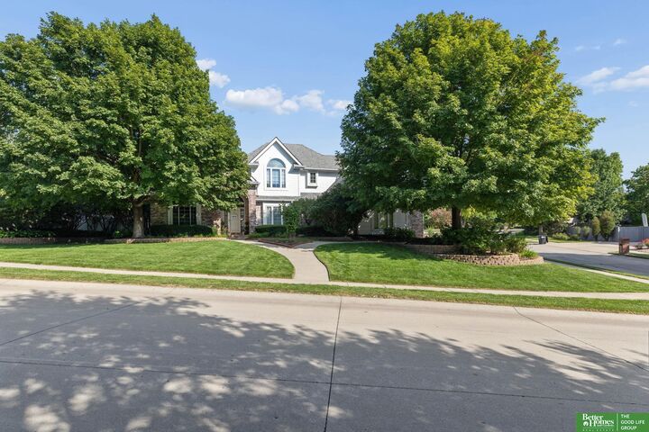 Property Photo:  2611 N 159 Street  NE 68116 
