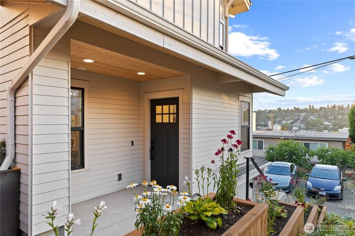 Property Photo: 3245 13th Avenue W WA 98119
