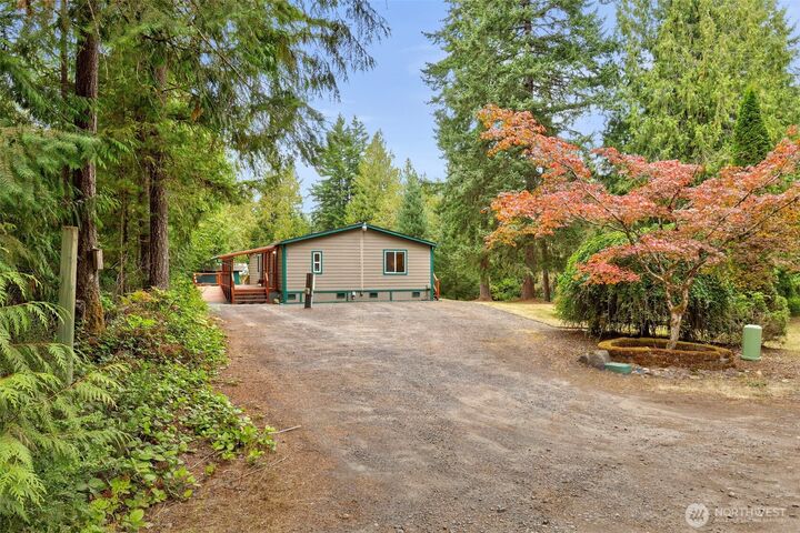 Property Photo: 905 Griffiths Lane W WA 98380