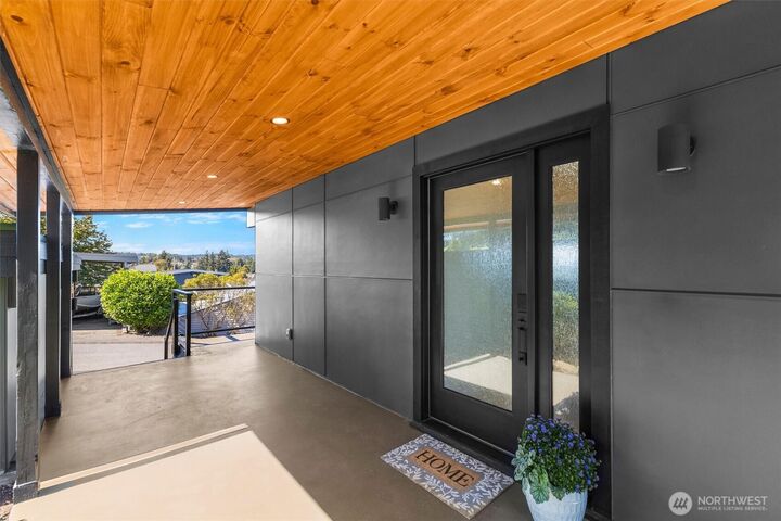 Property Photo:  619  38th Street  WA 98221 