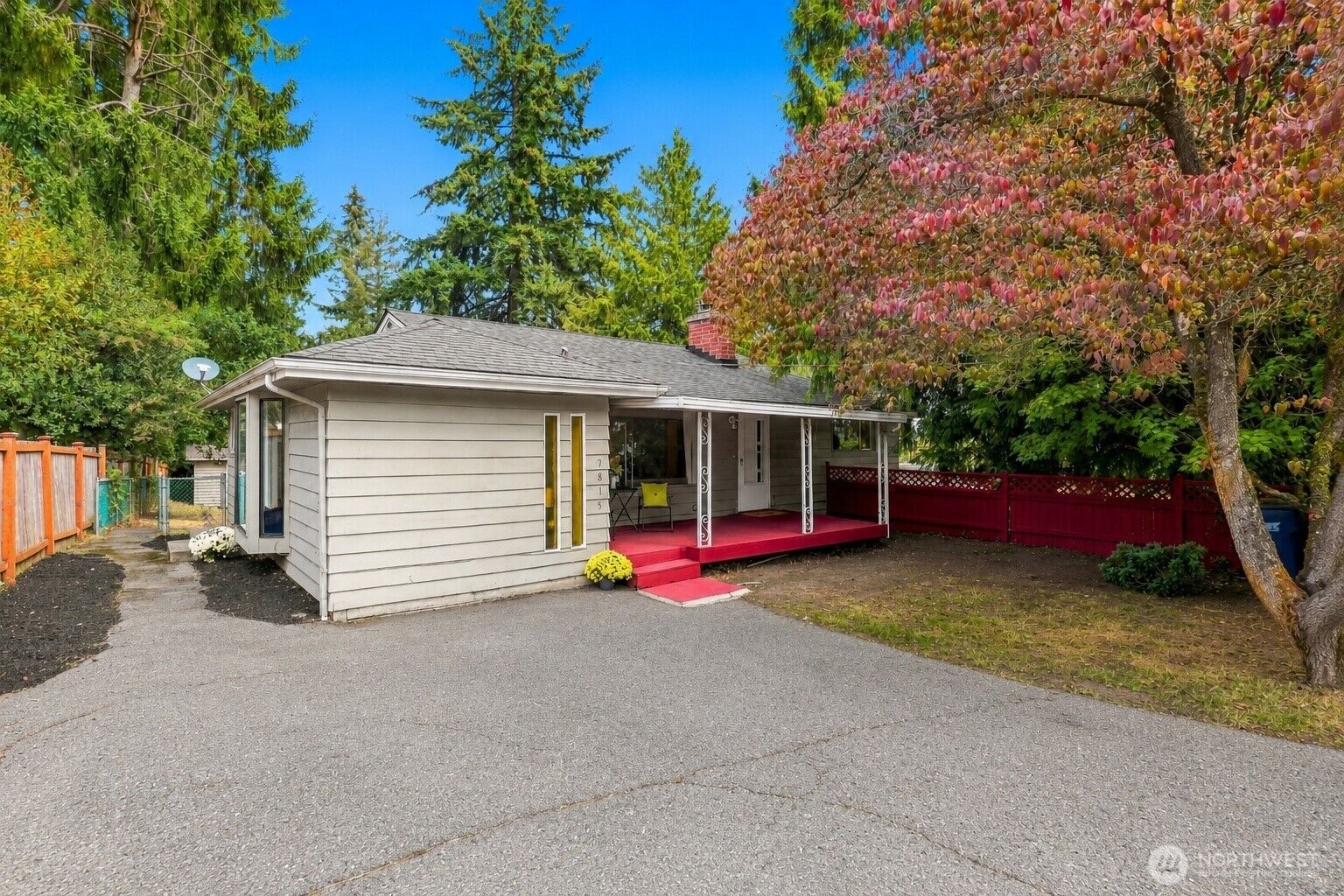 Property Photo:  7815  227th Place SW  WA 98026 