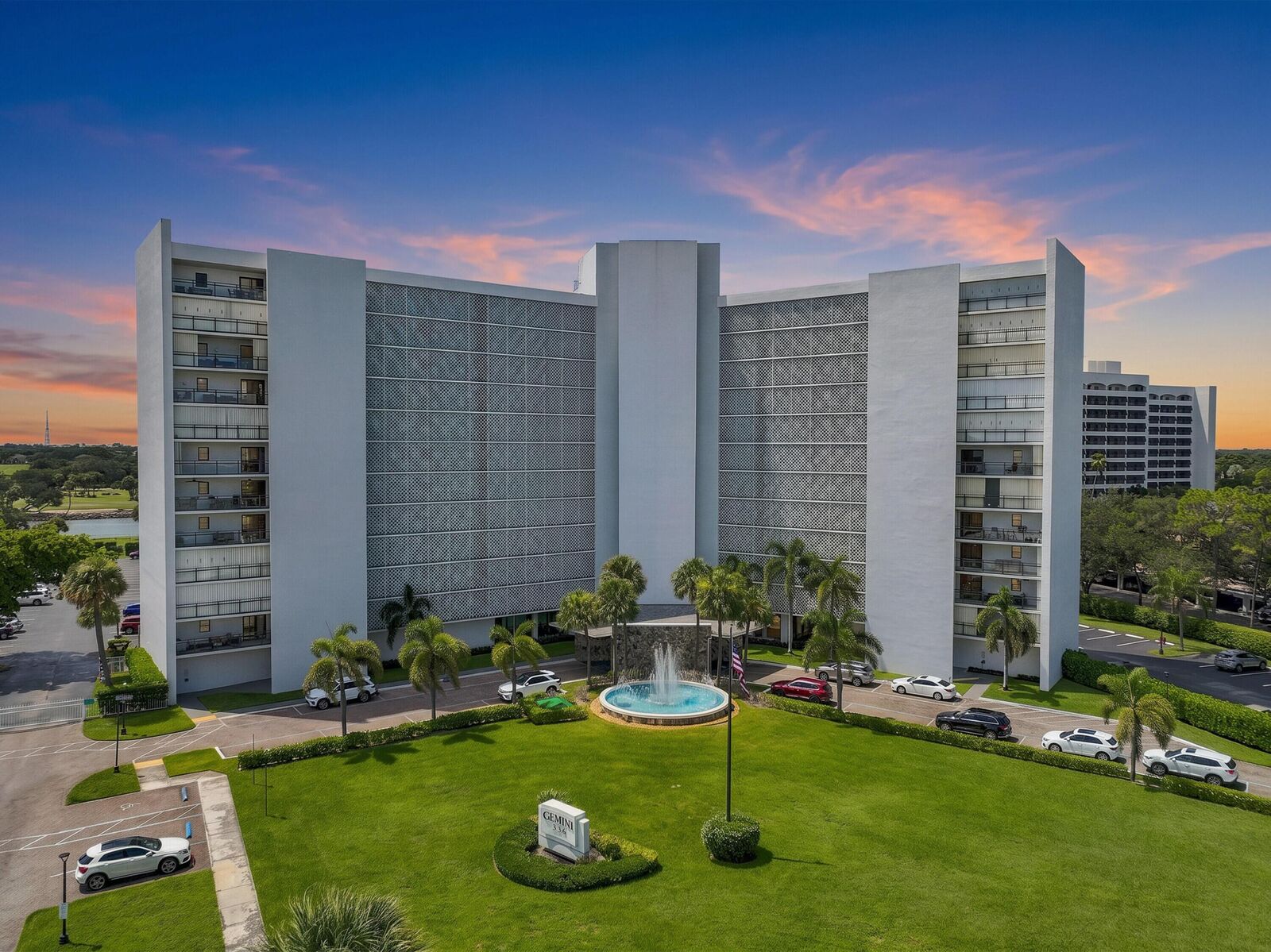 Property Photo: 336 Golfview Road Unit 519 FL 33408