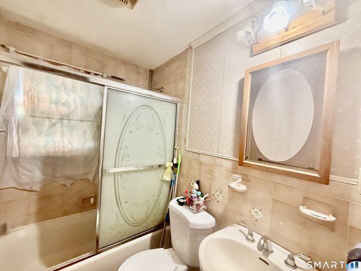 Property Photo:  370 Kent Avenue  CT 06610 