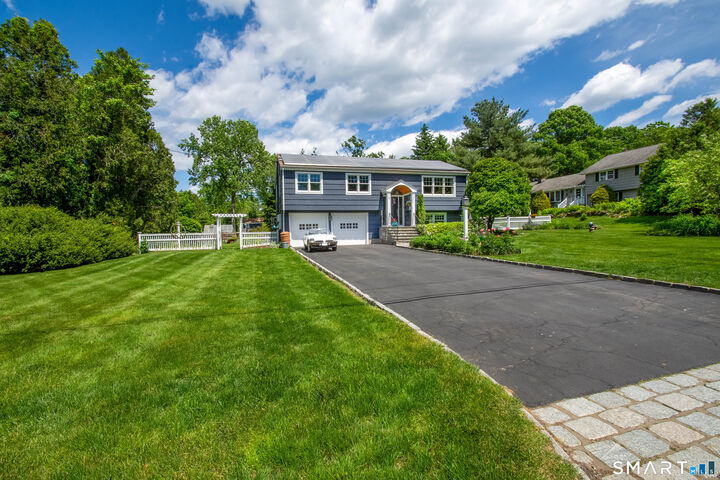 Property Photo: 11 Crestwood Drive CT 06612