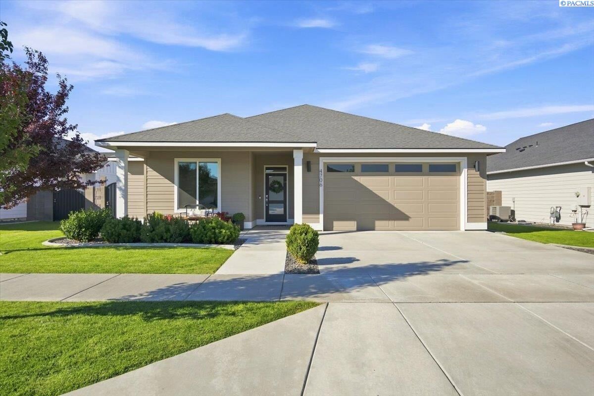 Property Photo:  4706 Village View  WA 99352 