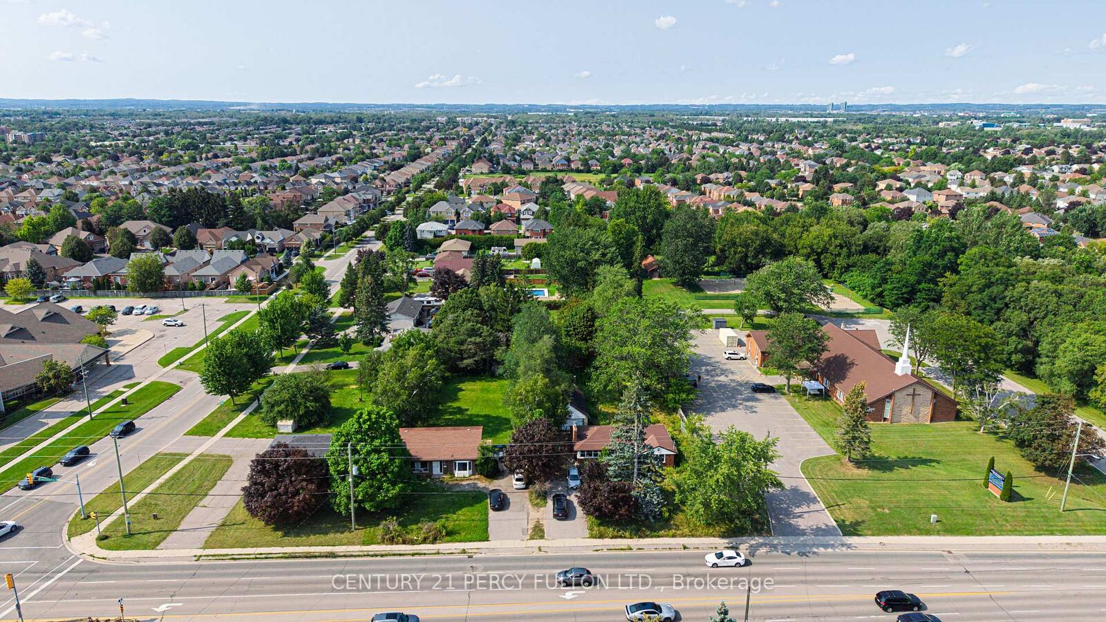 Property Photo: 1910 Rossland Road E ON L1N 3P5
