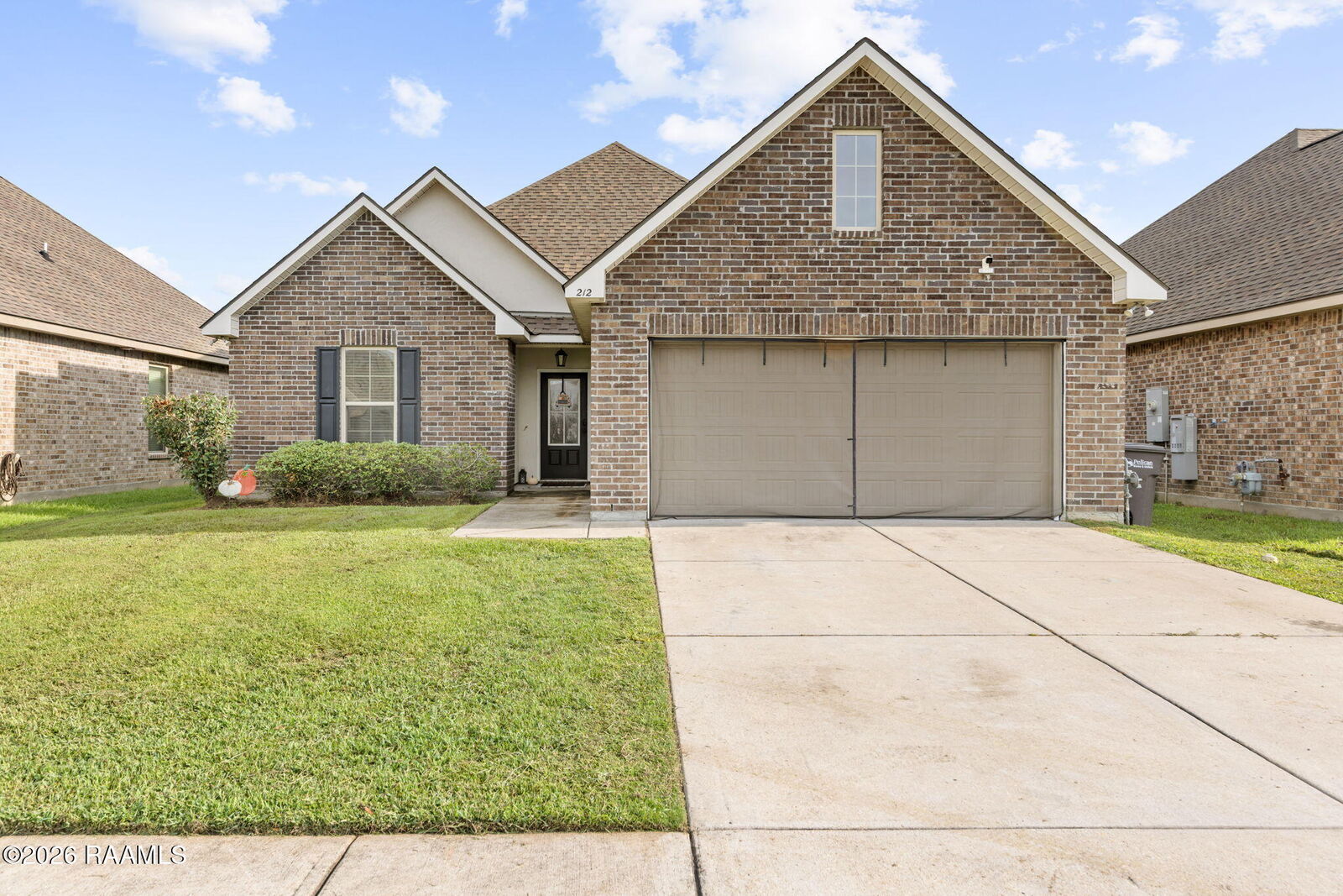 Property Photo: 212 Burndap Way LA 70507