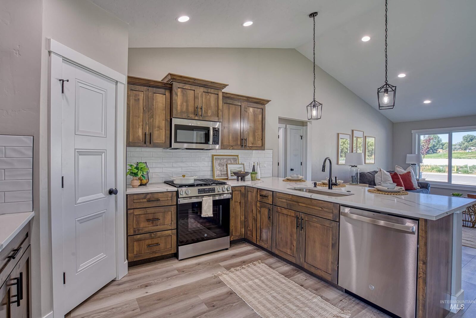 Property Photo: 920 Campbel St OR 97918
