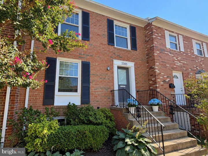 Property Photo:  3305 Spring Lane  VA 22041 