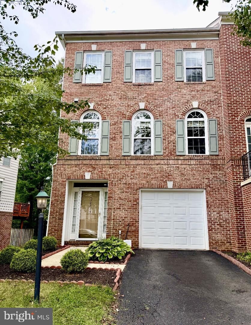 Property Photo:  4714 Caronia Way  VA 22030 