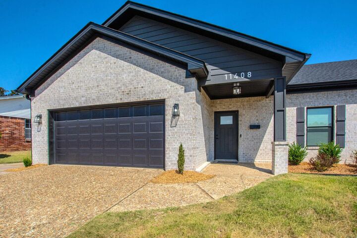Property Photo: 11408 E Stoney Point Court AR 72211