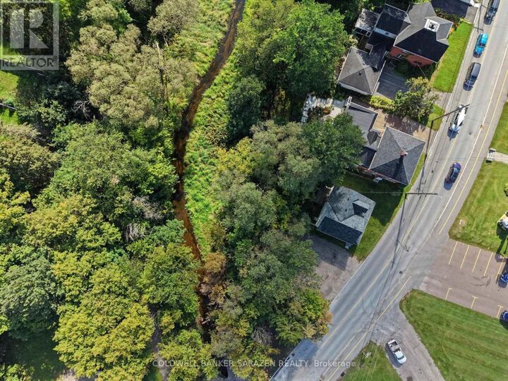 Property Photo:  447 Raglan Street South  ON K7V 1R9 