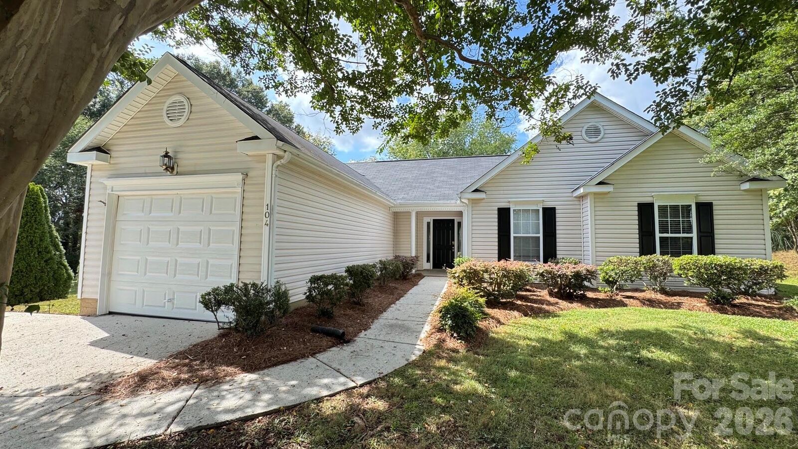 Property Photo: 104 S Willow Court NC 28120