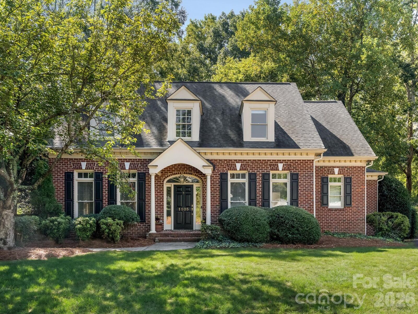 Property Photo:  1105 Randolph Oaks Court  NC 28211 