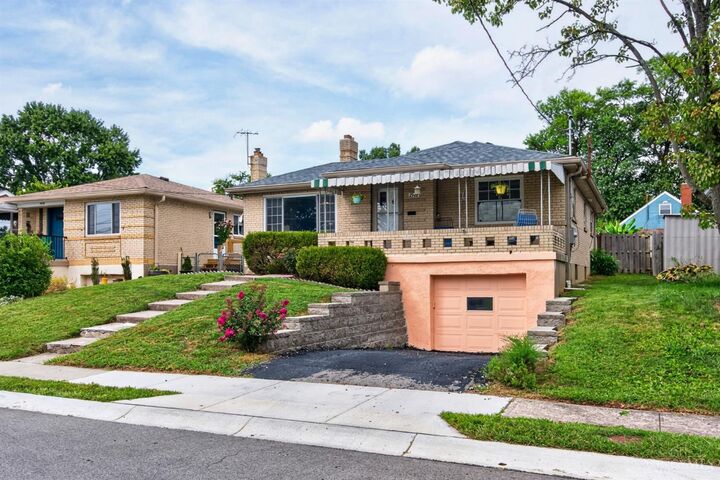 Property Photo: 2922 Lawndale Avenue OH 45212