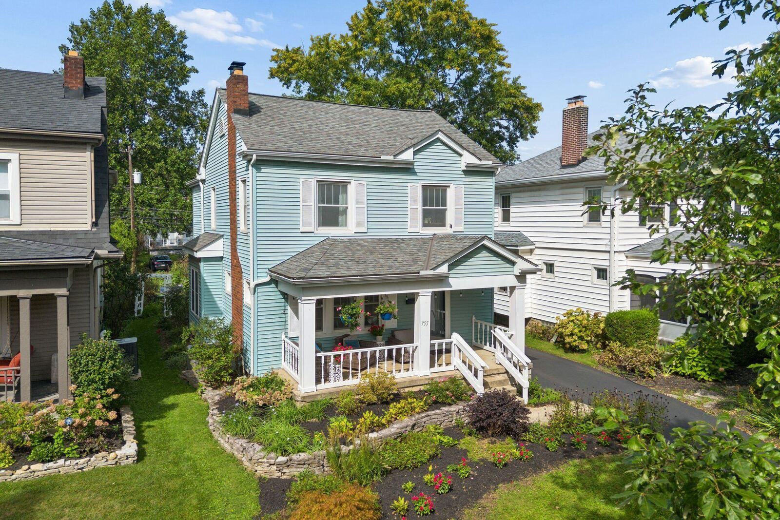 Property Photo:  755 S Roosevelt Avenue  OH 43209 