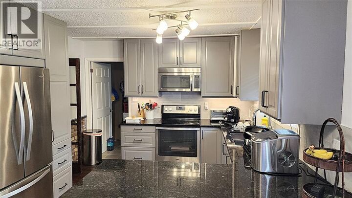 Property Photo:  8468 Defore Drive  ON N0M 1T0 