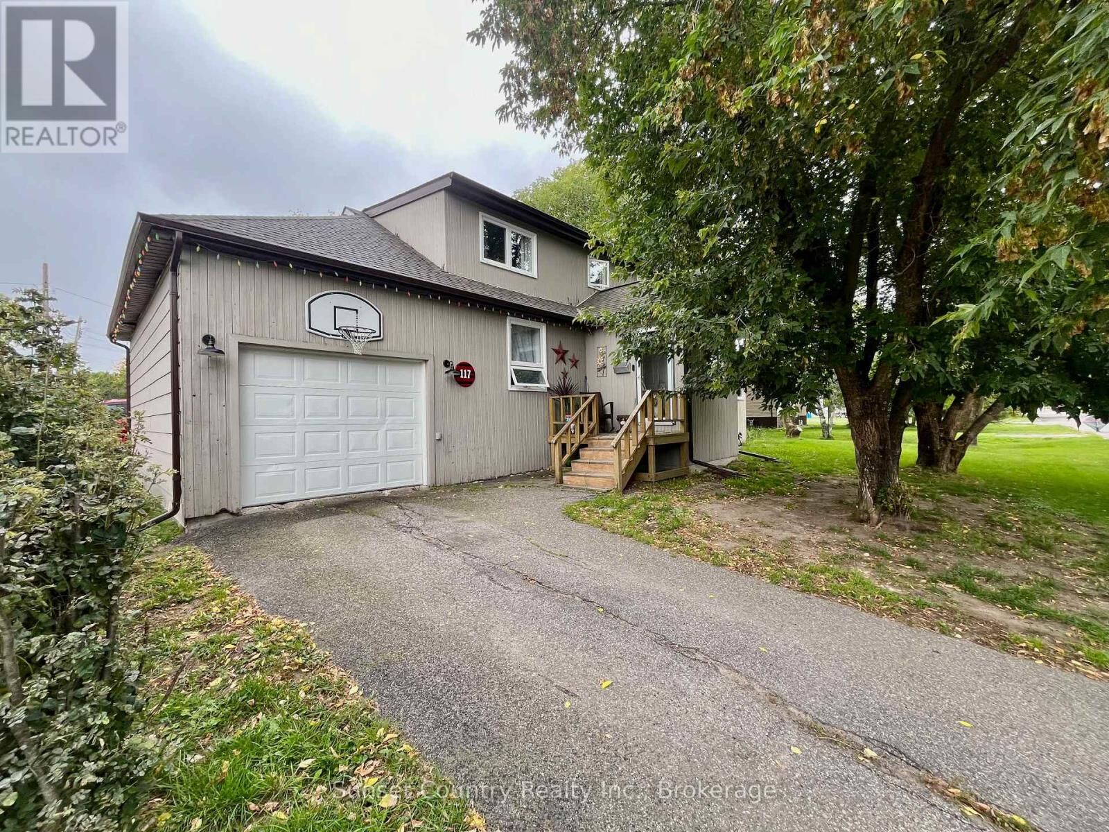 Property Photo:  117 Whyte Avenue  ON P8N 1Z8 