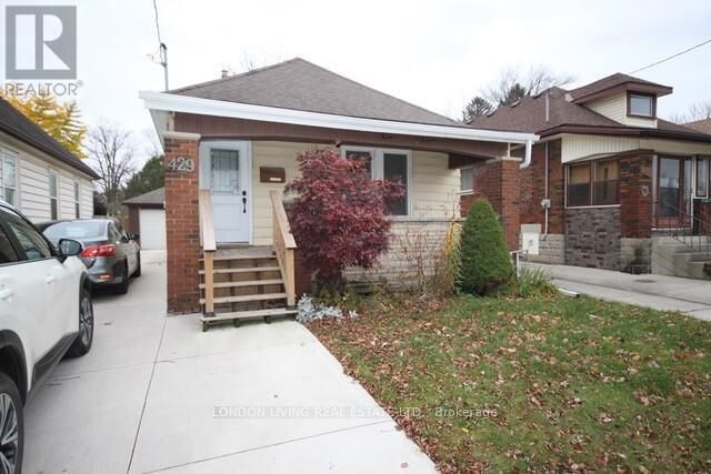 Property Photo:  429 Burbrook Place  ON N5W 4B5 