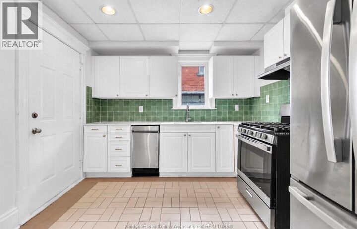 Property Photo:  231 Gladstone 1  ON N9A 2P6 