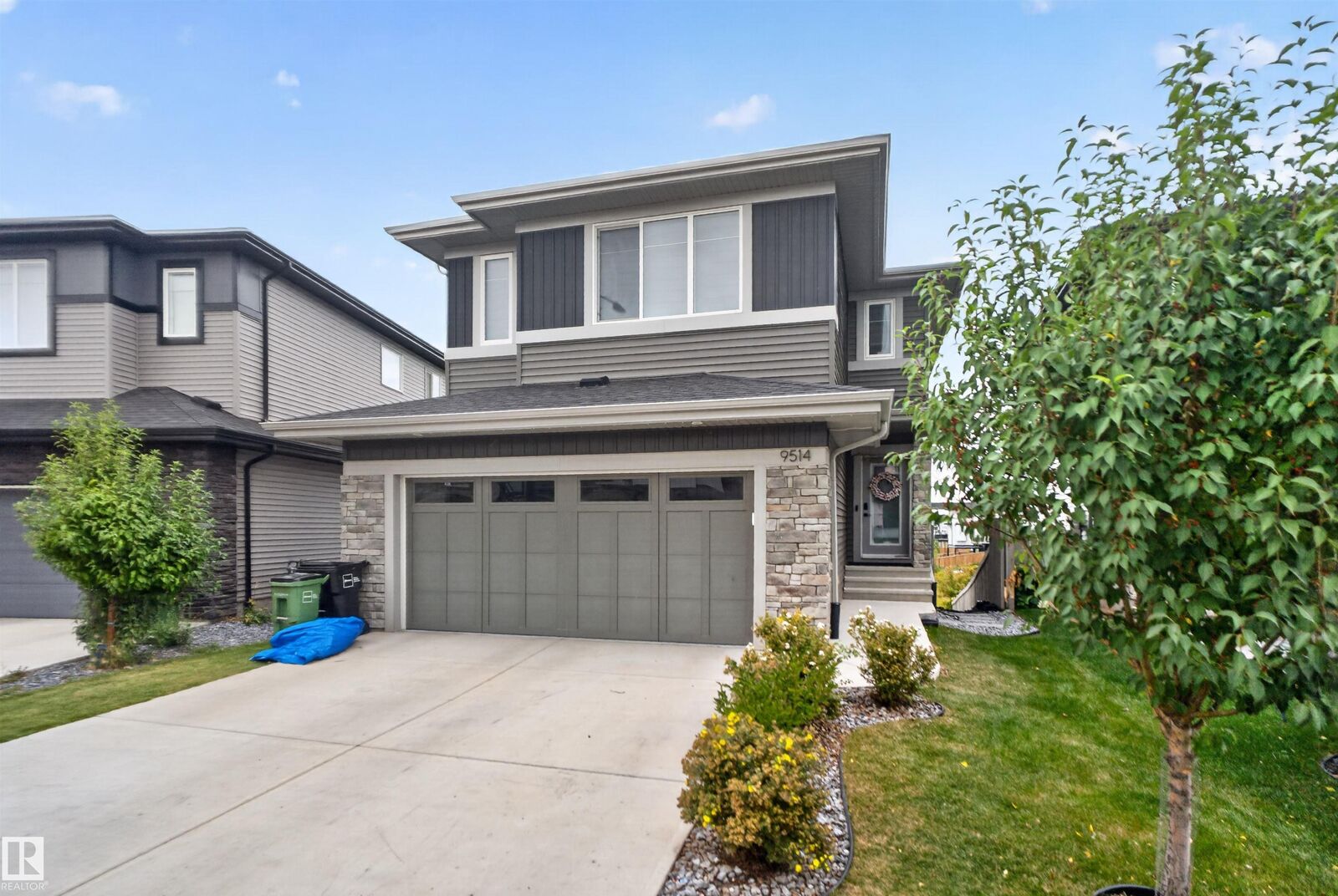 Property Photo:  9514 Pear Close SW  AB T6X 2N6 