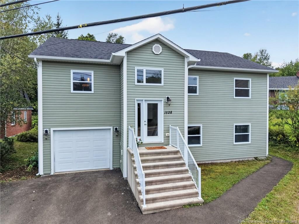 Property Photo:  1528 Lincoln Road  NB E3B 8J6 